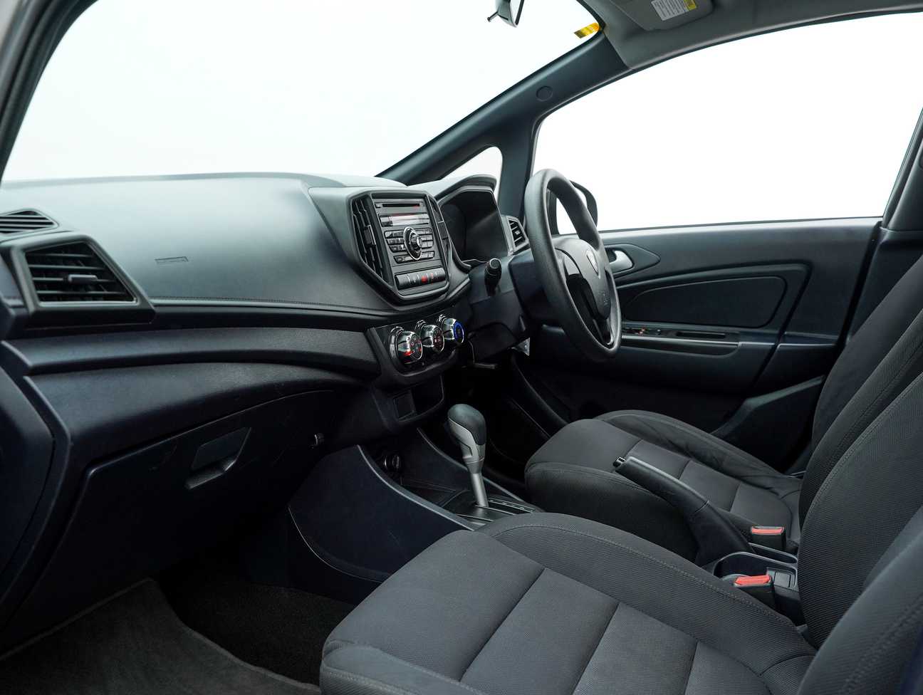 terpakai 2015 Proton Iriz Standard 1.3
