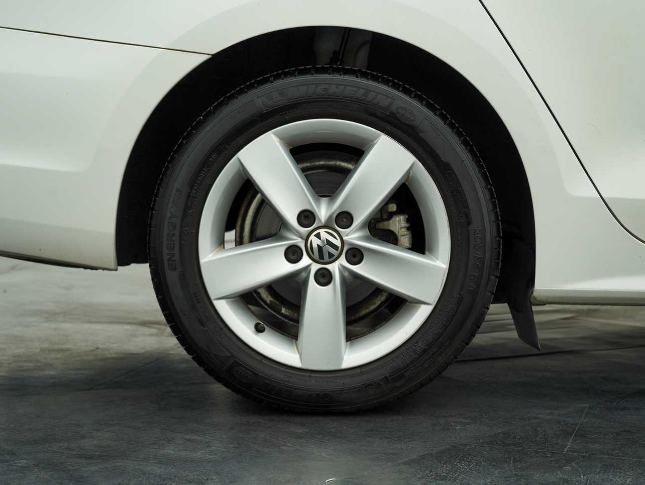 terpakai 2014 Volkswagen Jetta TSI 1.4