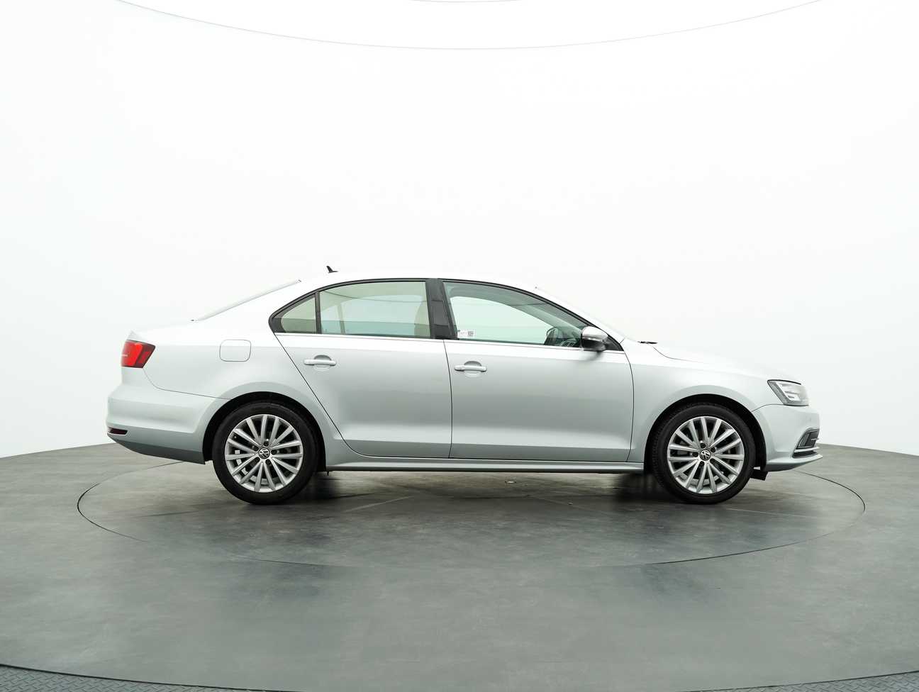 terpakai 2018 Volkswagen JETTA TSI HIGHLINE (CKD) 1.4