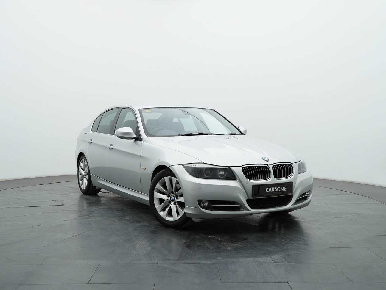 used 2011 BMW 320i  2.0