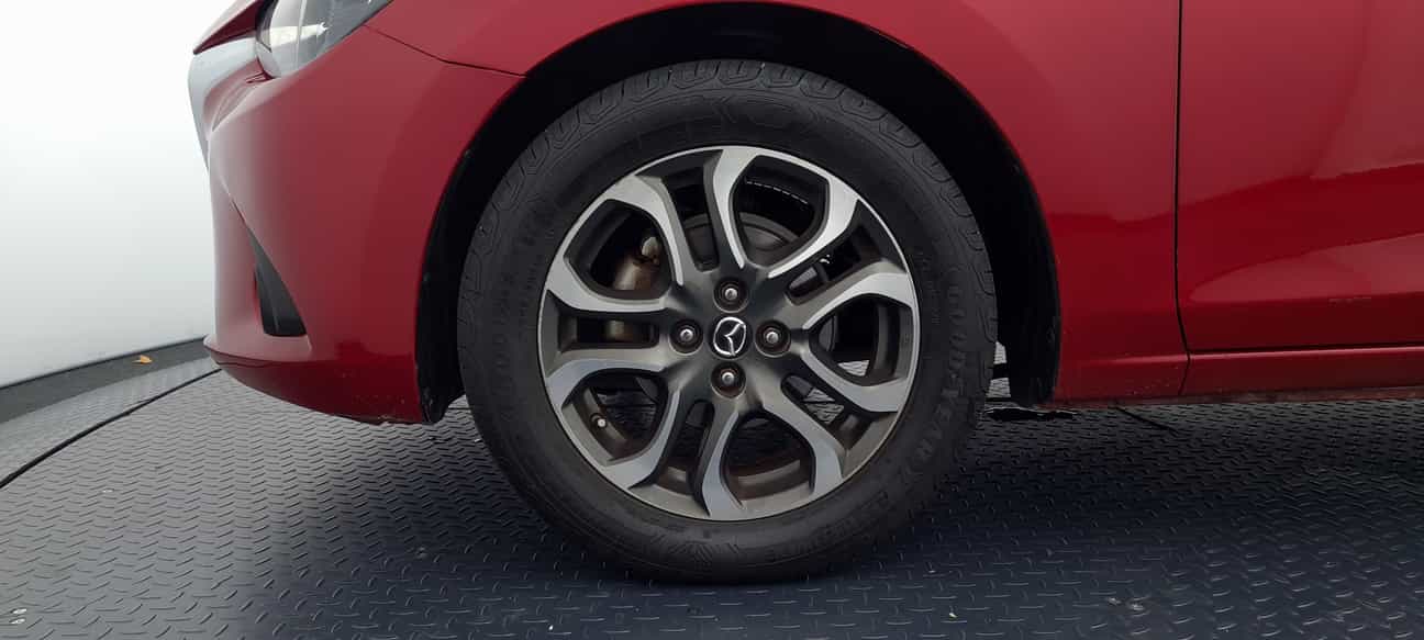 terpakai 2015 Mazda 2 SEDAN SKYACTIV-G 1.5