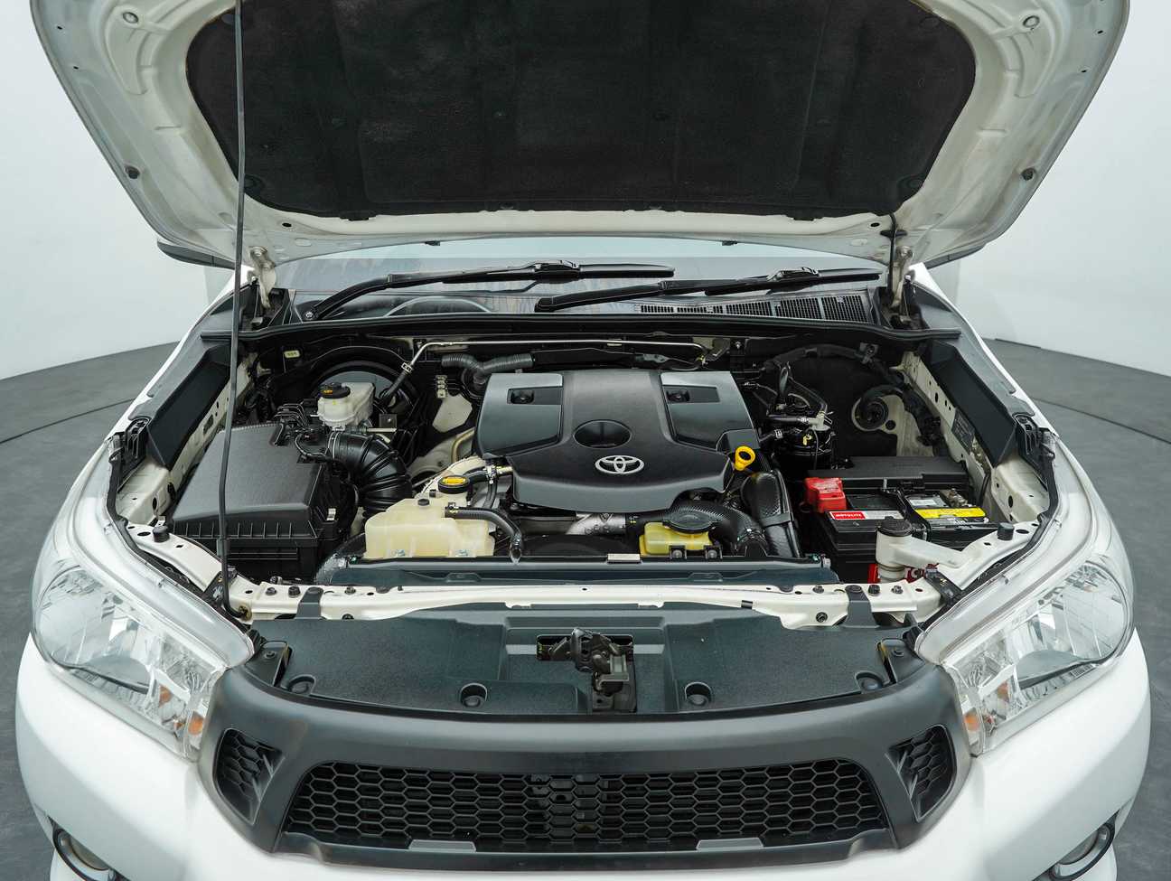 used 2016 Toyota Hilux G Dual Cab 2.4