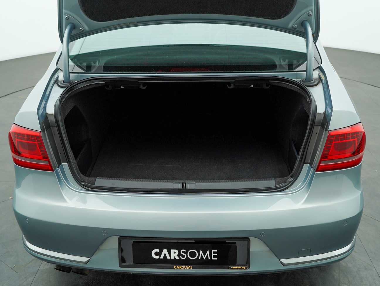 terpakai 2012 Volkswagen Passat TSI 1.8