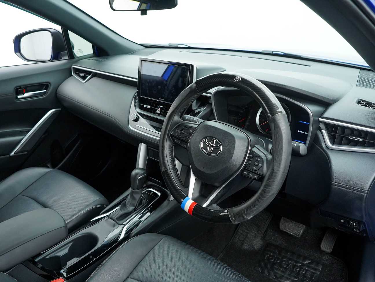 used 2023 Toyota Corolla Cross V 1.8