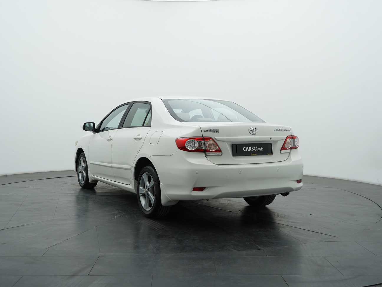 used 2011 Toyota Corolla Altis E 1.8