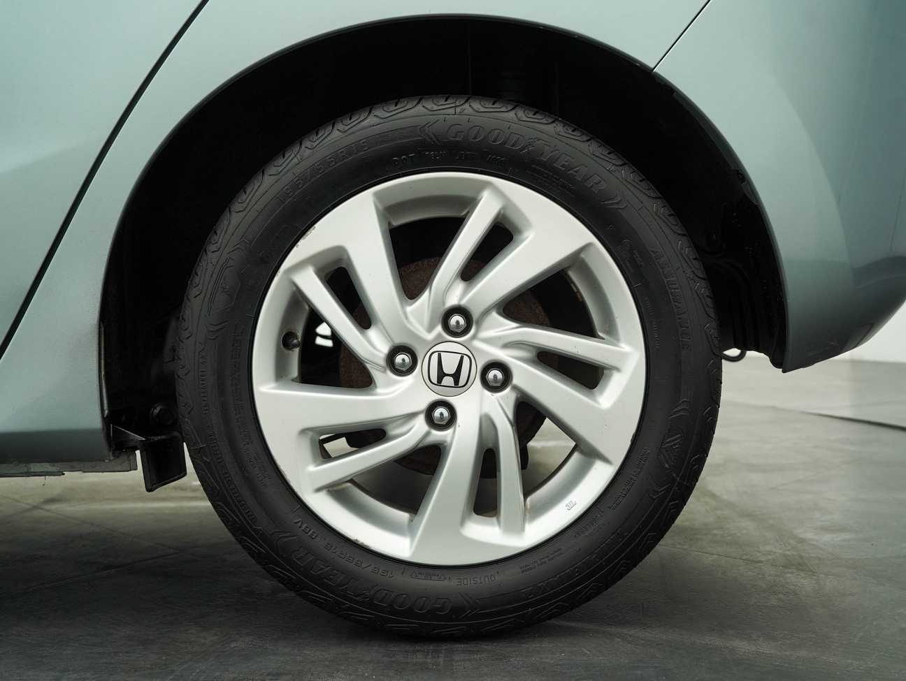 used 2015 Honda Jazz E 1.5