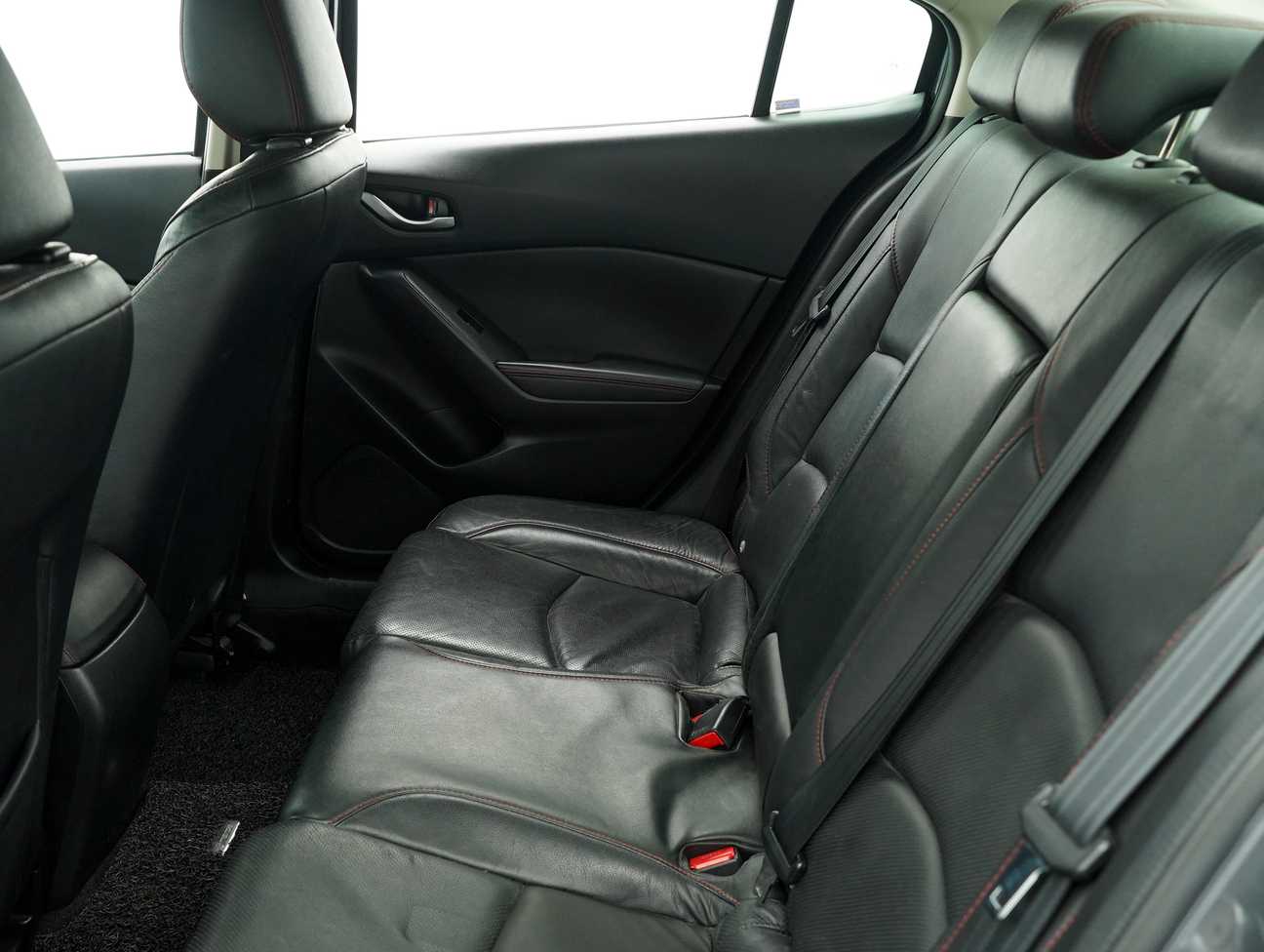 terpakai 2015 Mazda 3 SKYACTIV-G High 2.0