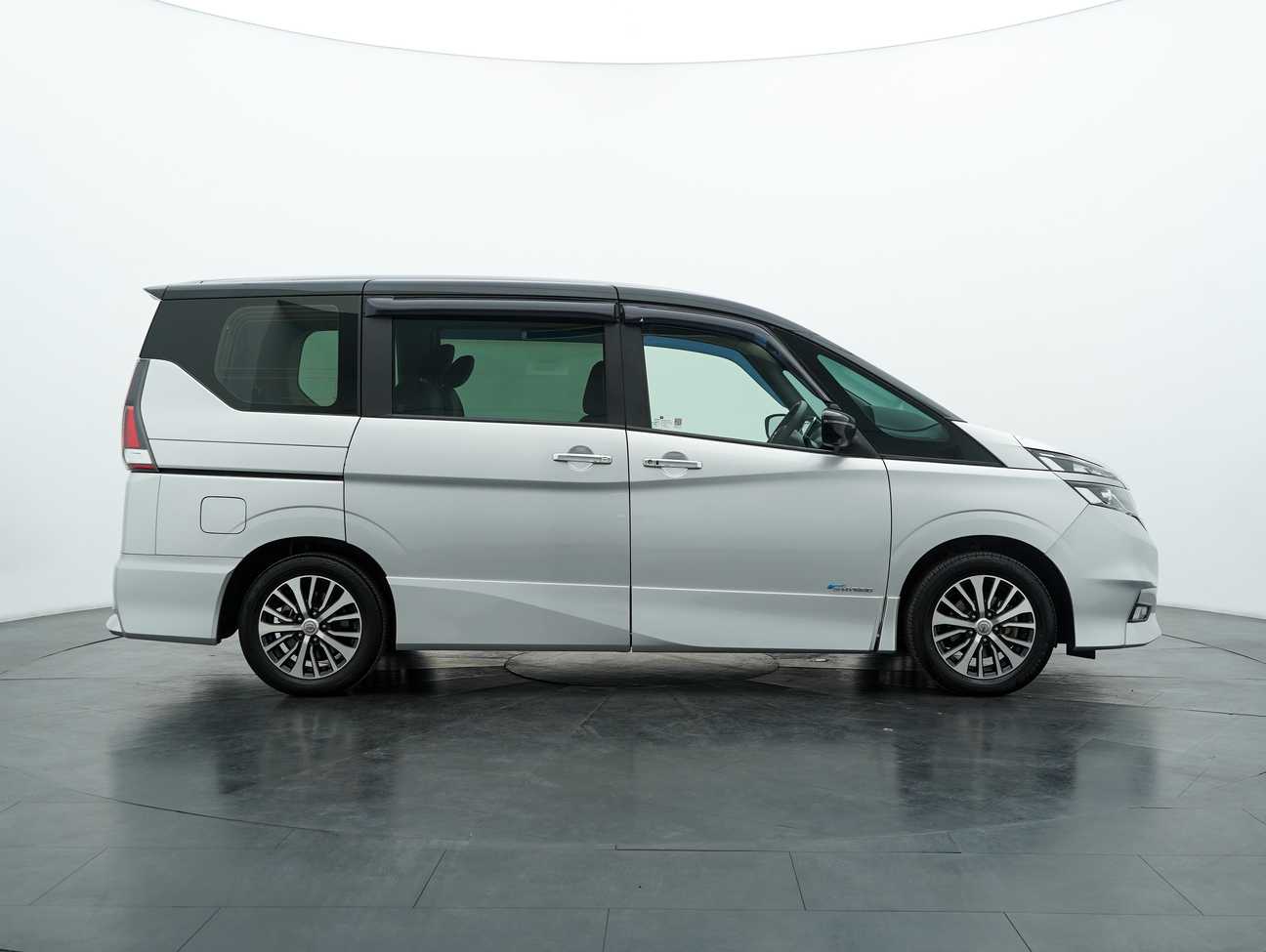 used 2018 Nissan Serena S-Hybrid High-Way Star Premium 2.0