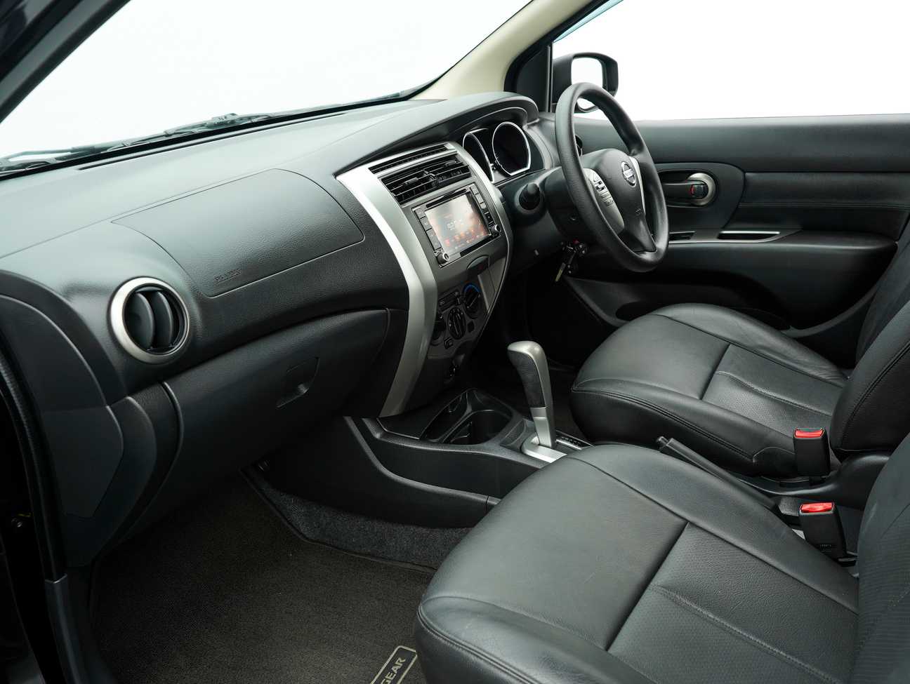 used 2015 Nissan LIVINA X-GEAR 1.6