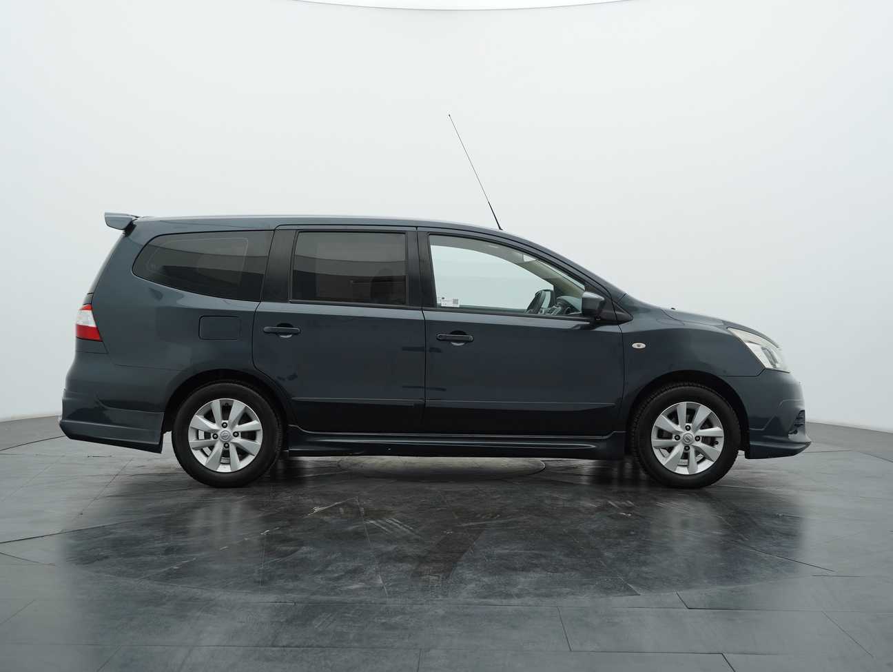 terpakai 2015 Nissan Grand Livina Comfort 1.6