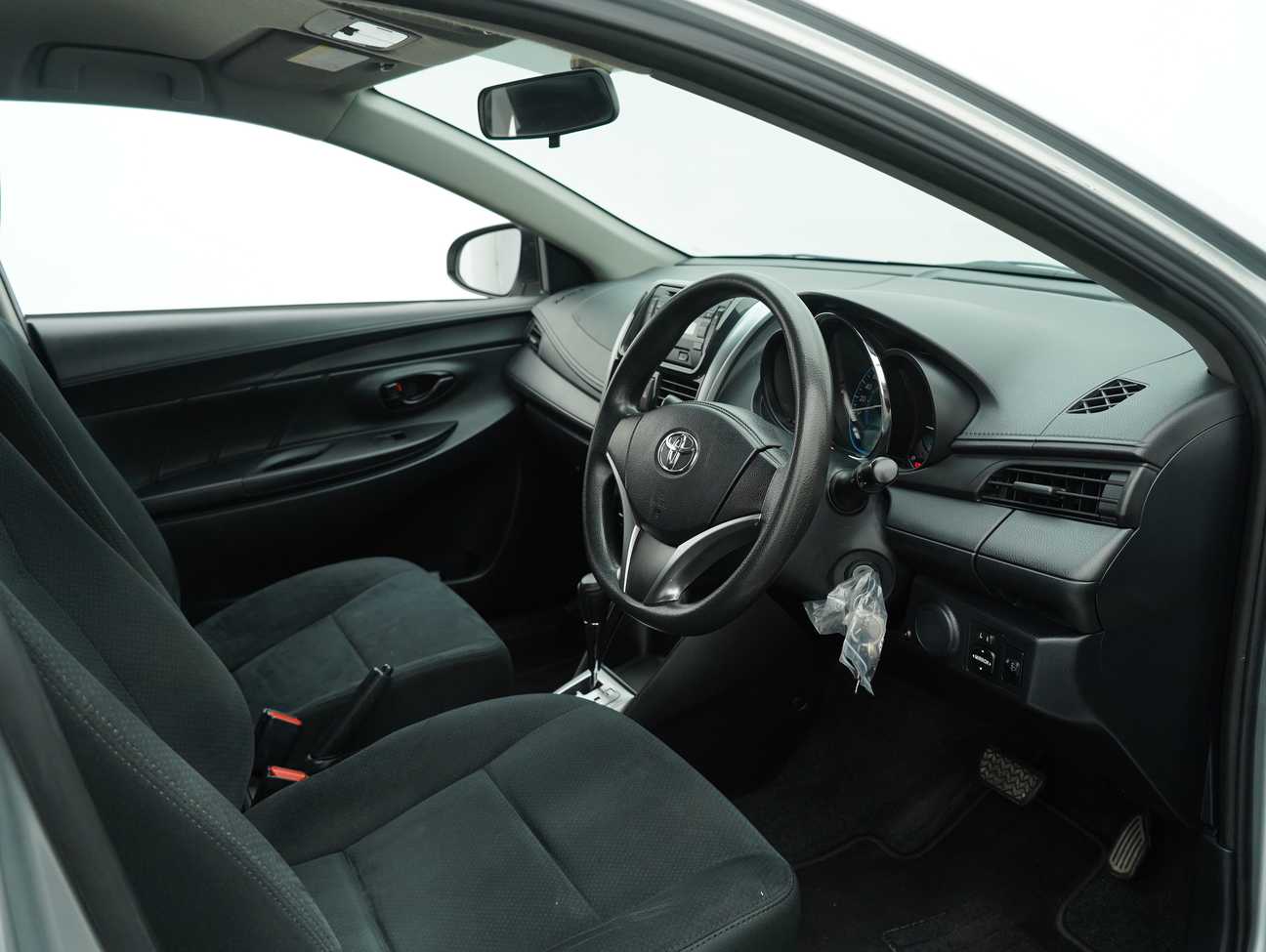 terpakai 2014 Toyota Vios J 1.5