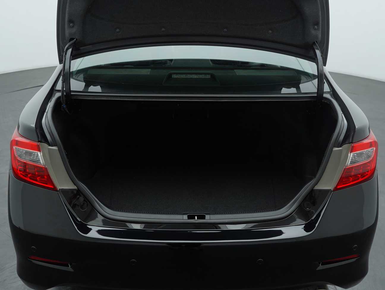 used 2014 Toyota Camry V 2.5