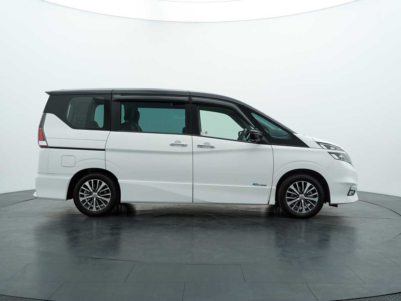used 2019 Nissan Serena S-Hybrid High-Way Star Premium 2.0
