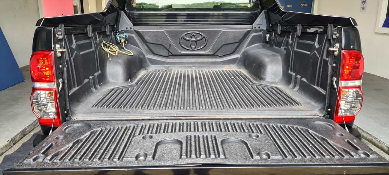 terpakai 2015 Toyota HILUX DOUBLE CAB TRD 2.5