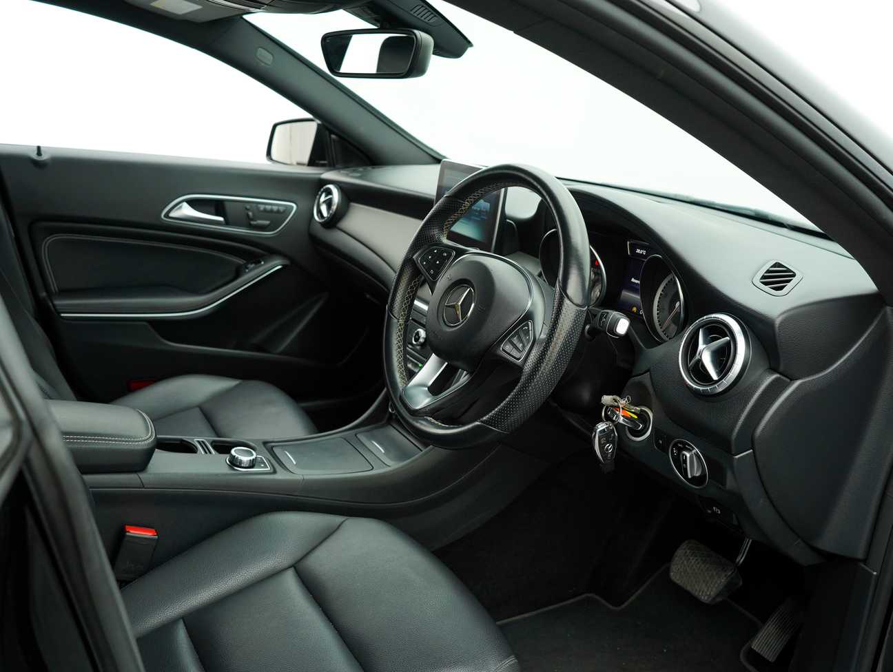 used 2015 Mercedes-Benz CLA 200 1.6