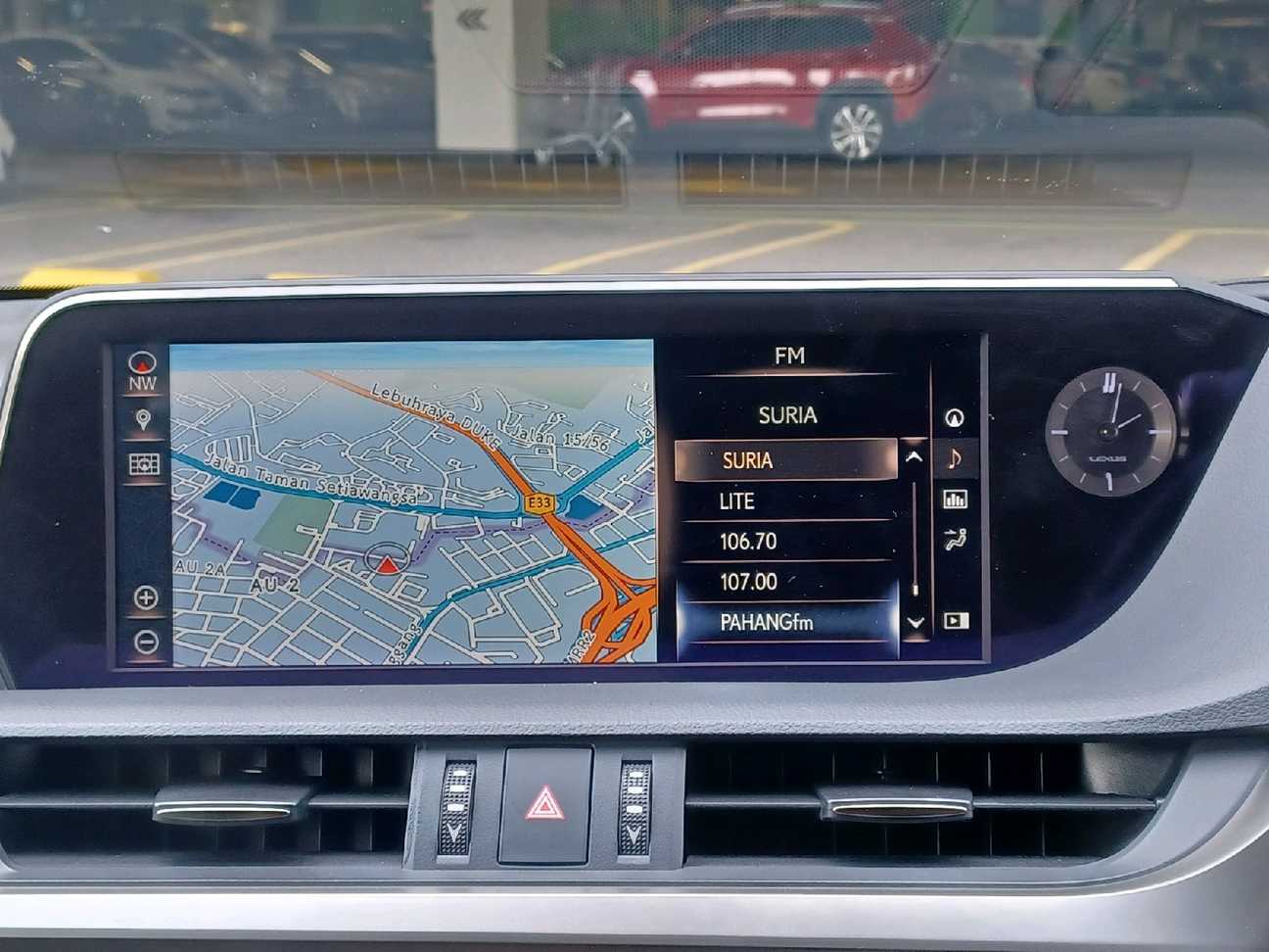 terpakai 2021 Lexus ES 250 Luxury 2.5