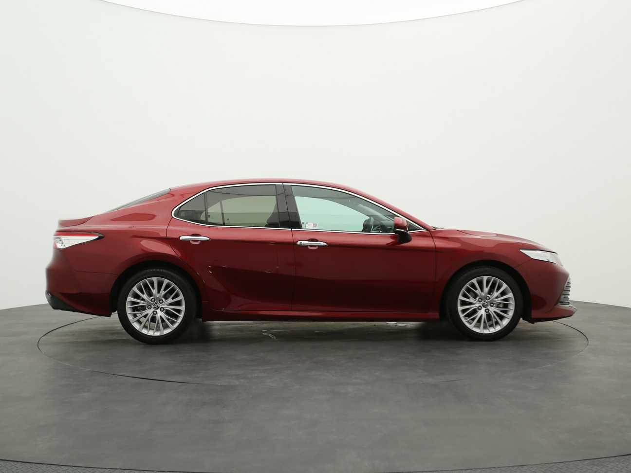 used 2019 Toyota Camry V 2.5