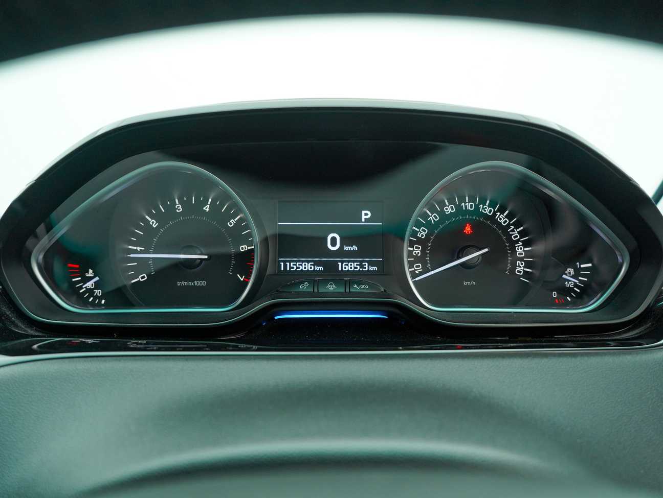 terpakai 2014 Peugeot 208 Allure 5 Door 1.6