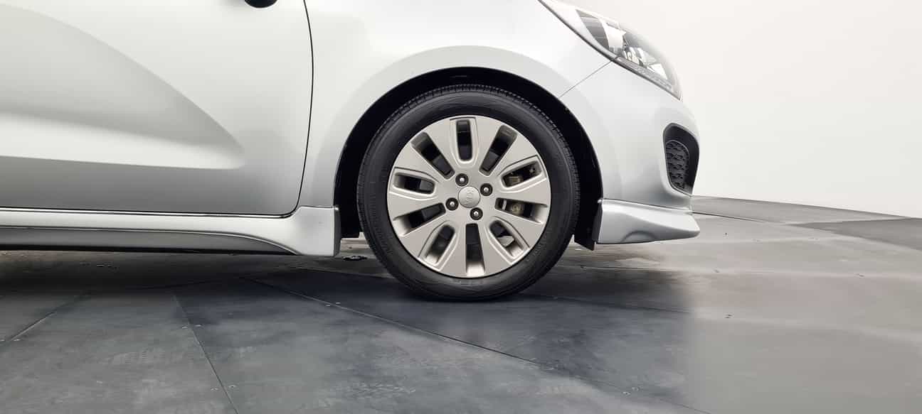 terpakai 2013 Kia RIO UB 1.4