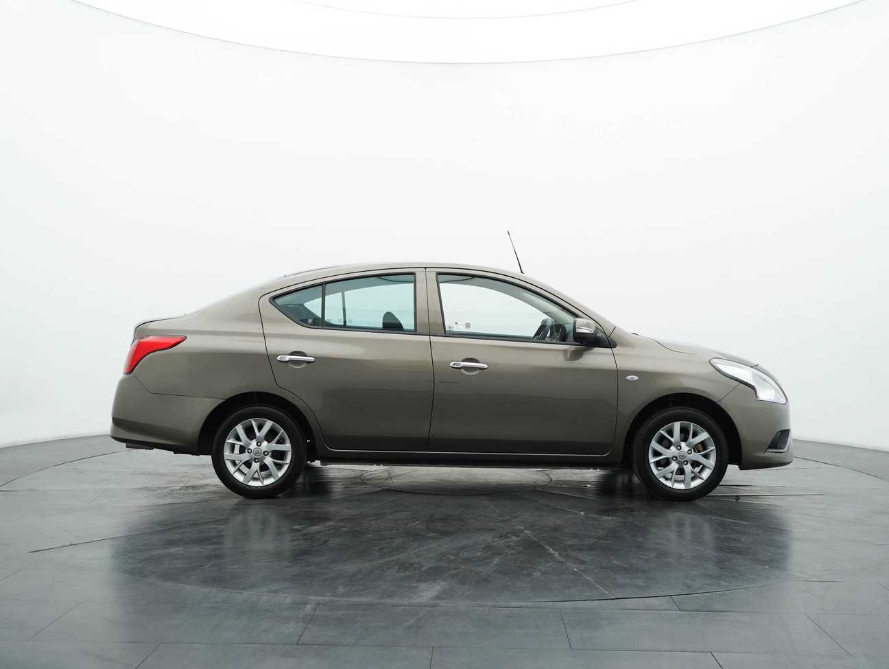 terpakai 2017 Nissan Almera E 1.5