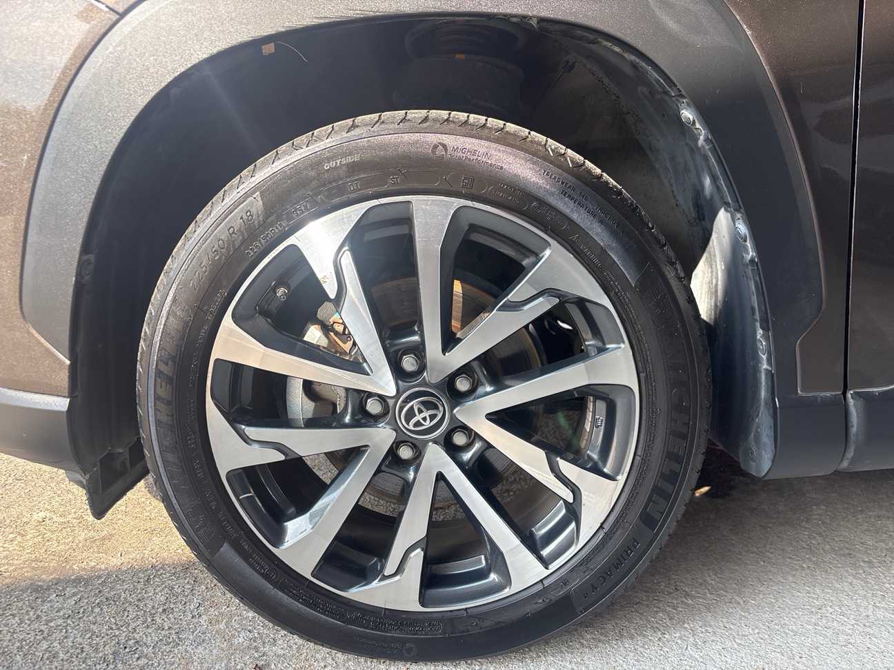 terpakai 2021 Toyota Corolla Cross V 1.8