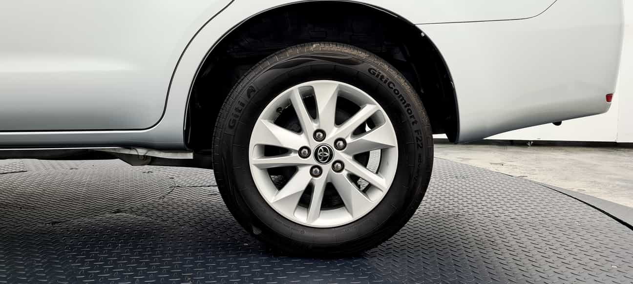 used 2018 Toyota INNOVA E 2.0