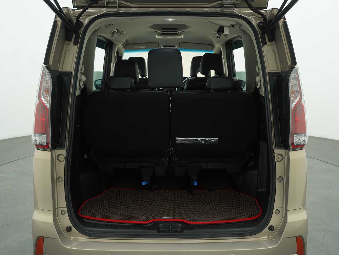 used 2018 Nissan Serena S-Hybrid High-Way Star Premium 2.0