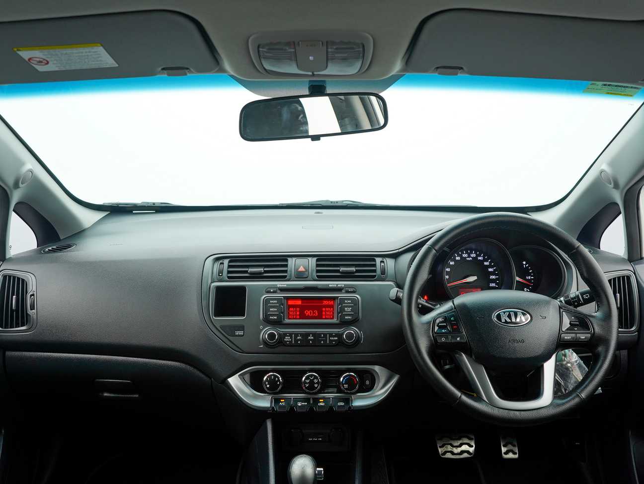 terpakai 2013 Kia RIO UB 1.4