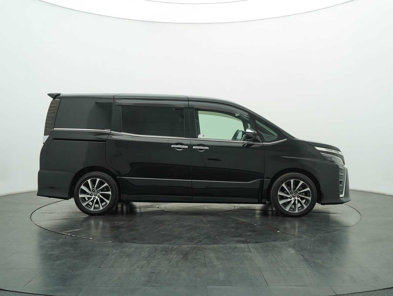 used 2019 Toyota Voxy ZS Kirameki Edition 2.0