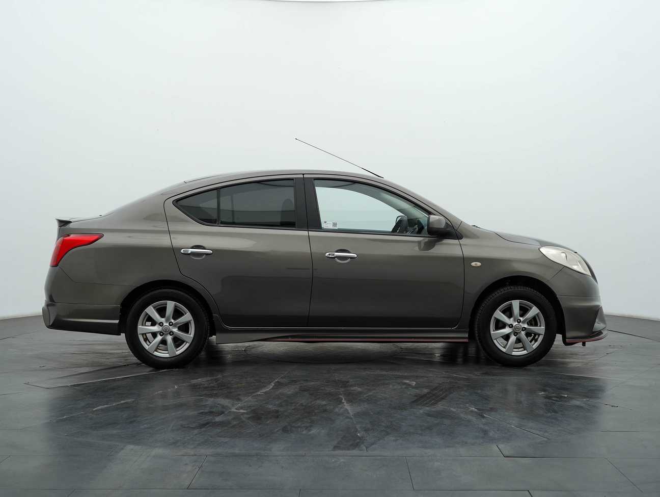 terpakai 2014 Nissan Almera VL 1.5