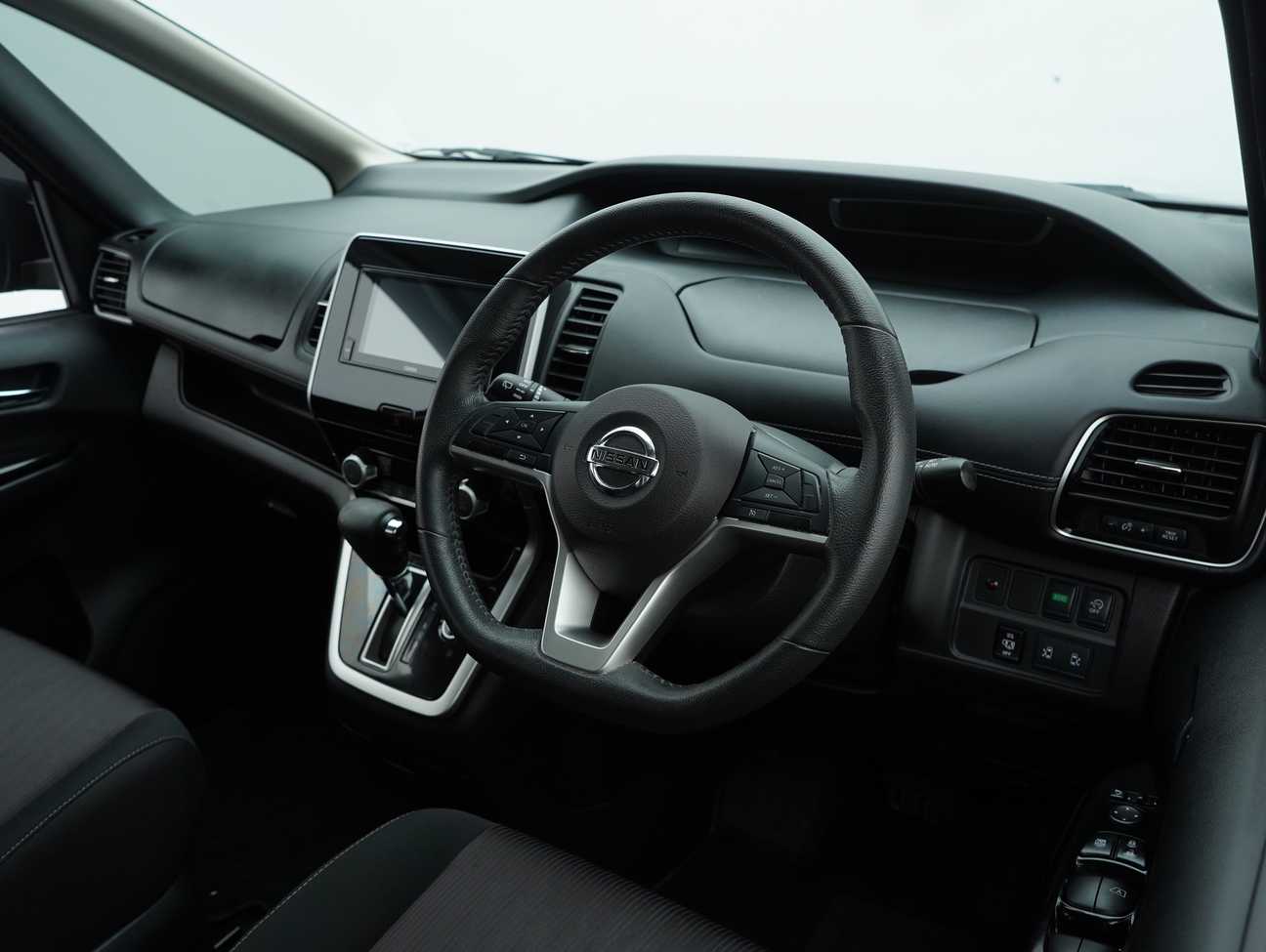 used 2019 Nissan Serena S-Hybrid High-Way Star 2.0