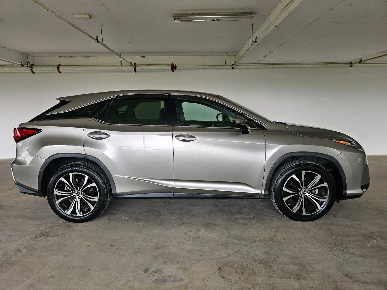 terpakai 2018 Lexus RX 300 Premium 2.0