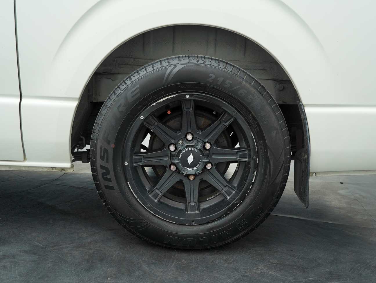 used 2015 Toyota Hiace Window Van 2.7