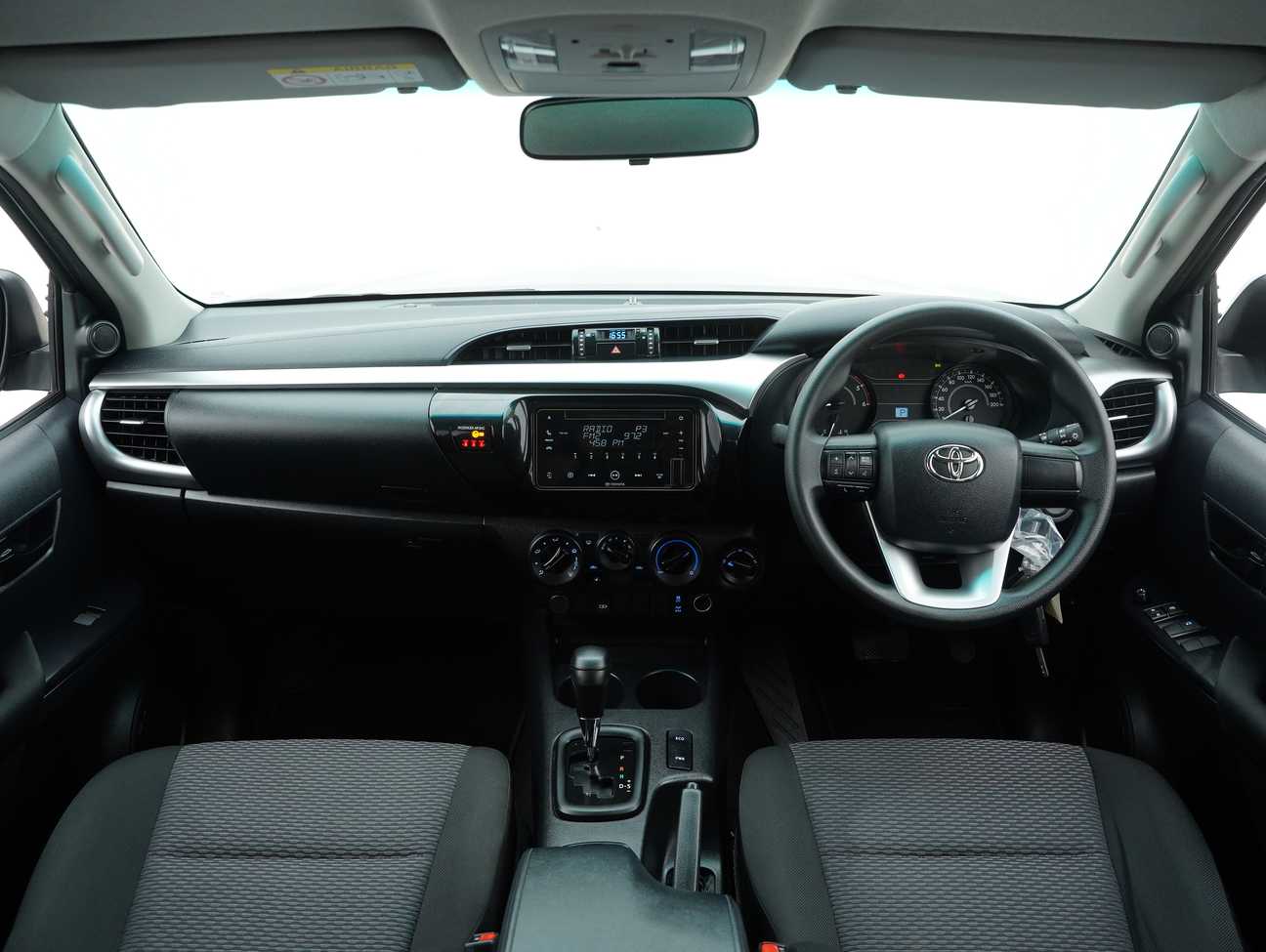 terpakai 2023 Toyota Hilux E Dual Cab 2.4