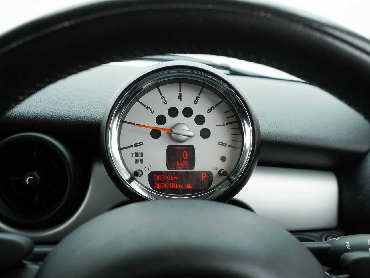 terpakai 2012 MINI Cooper  1.6