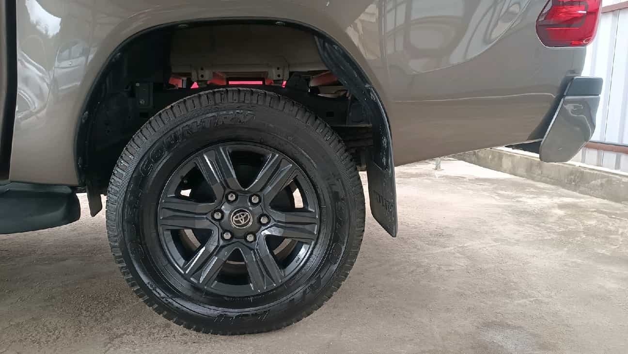 terpakai 2023 Toyota Hilux E Dual Cab 2.4