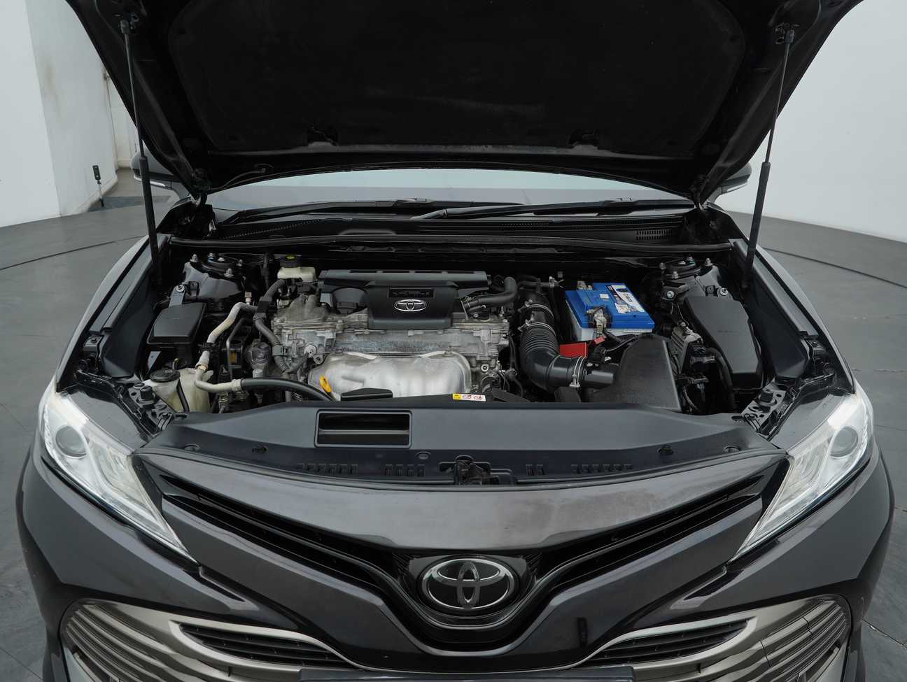 used 2019 Toyota Camry V 2.5