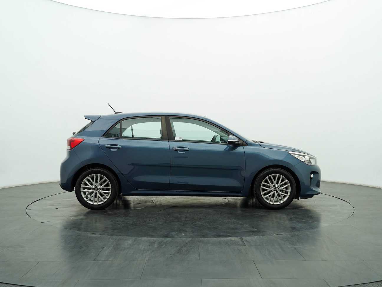 terpakai 2019 Kia Rio EX 1.4