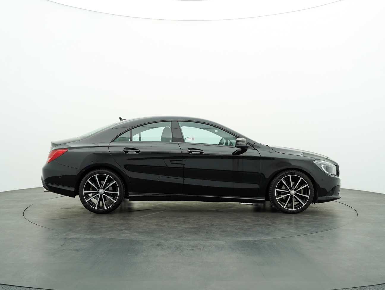 used 2015 Mercedes-Benz CLA 200 1.6