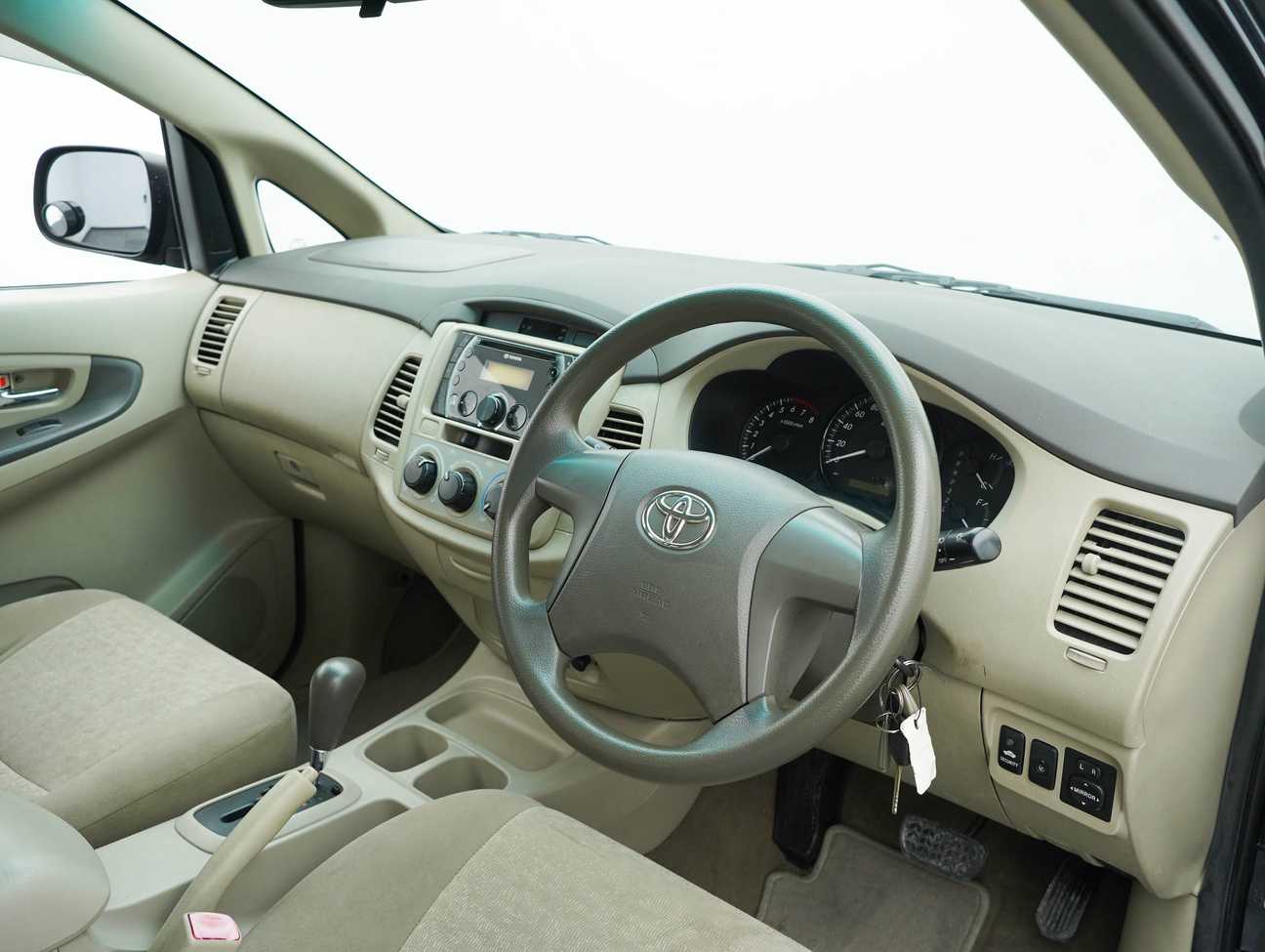 used 2014 Toyota Innova E 2.0