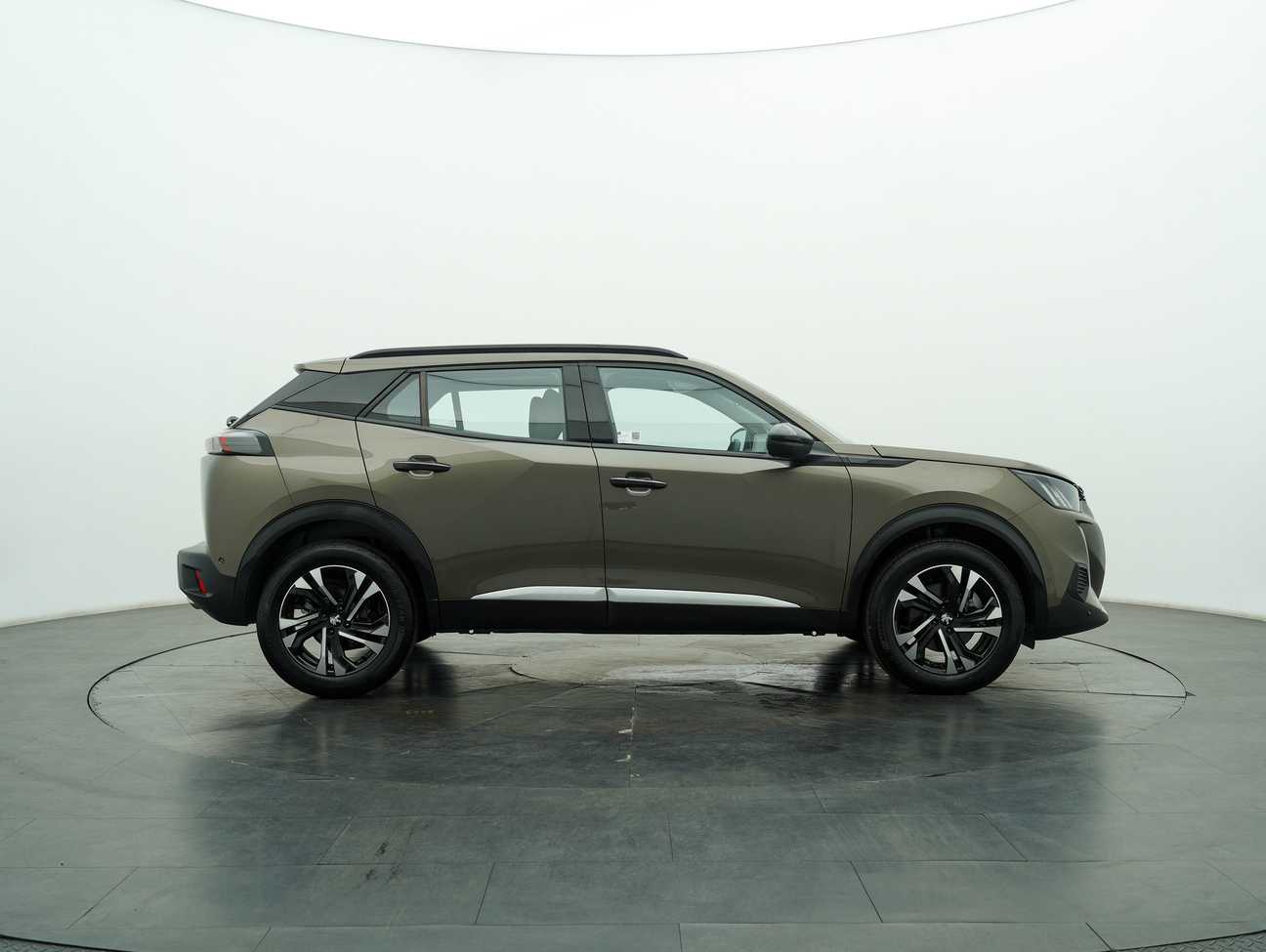 terpakai 2025 Peugeot 2008 Allure 1.2