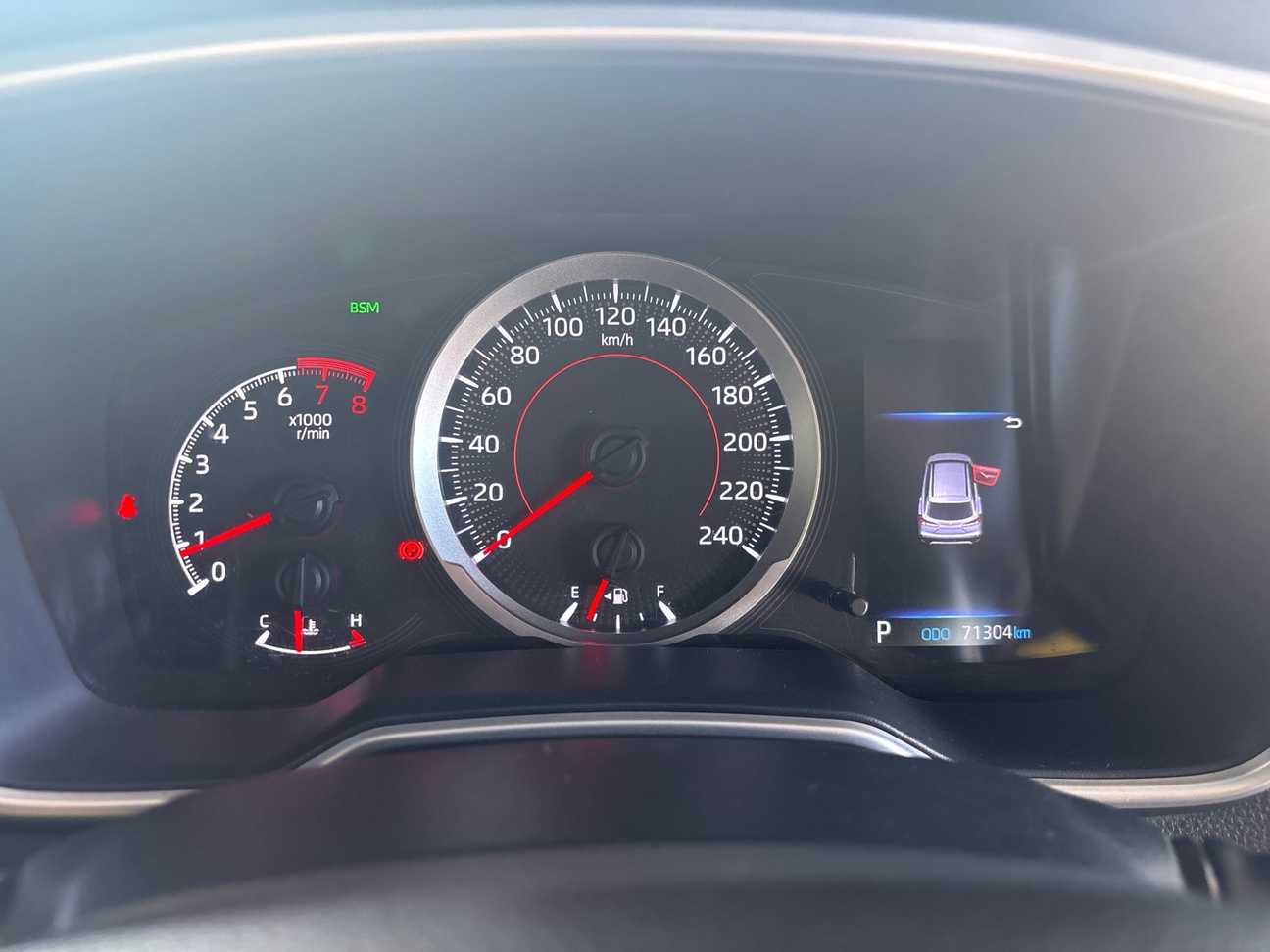 terpakai 2021 Toyota Corolla Cross V 1.8