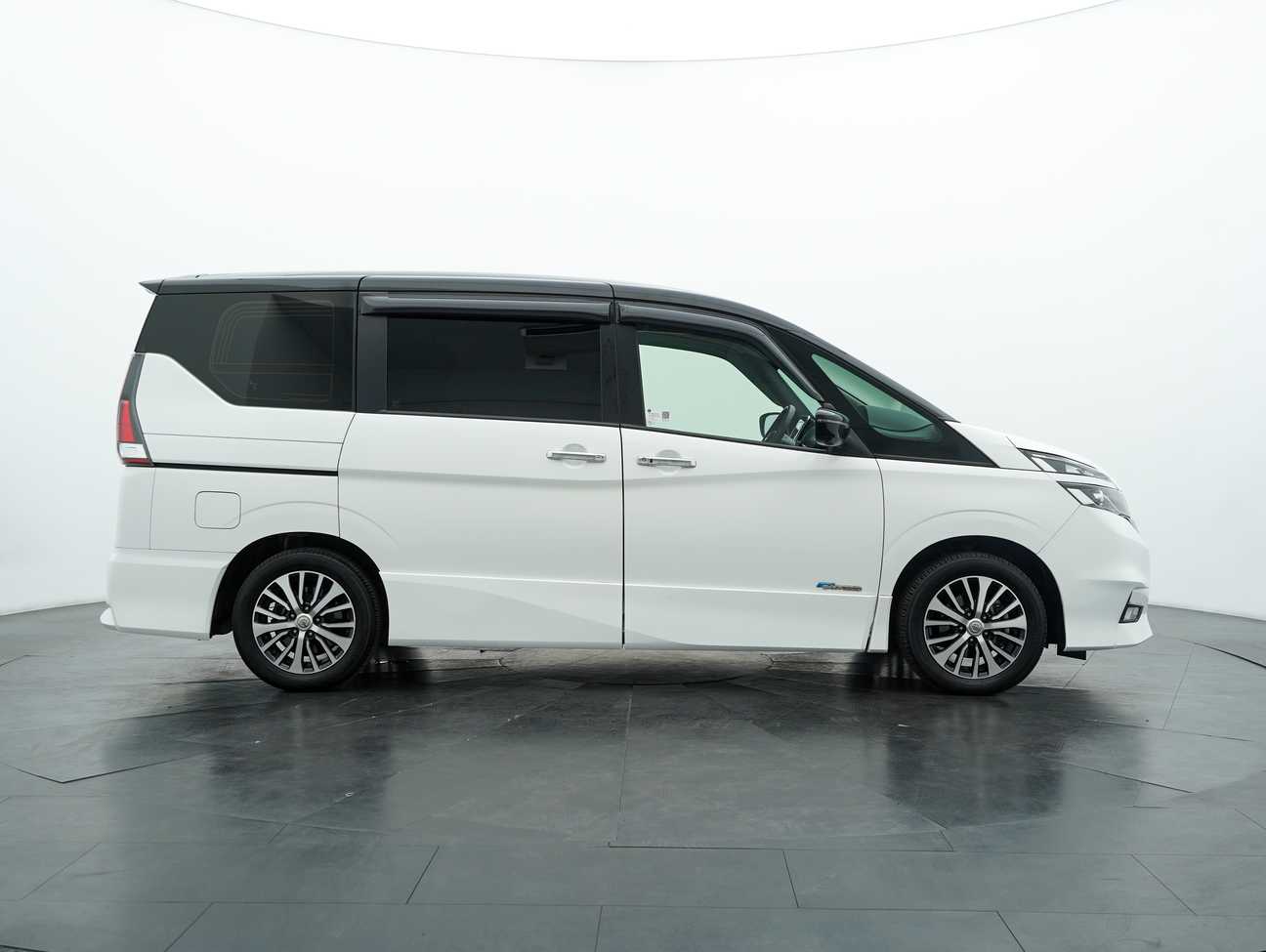 used 2018 Nissan Serena S-Hybrid High-Way Star Premium 2.0
