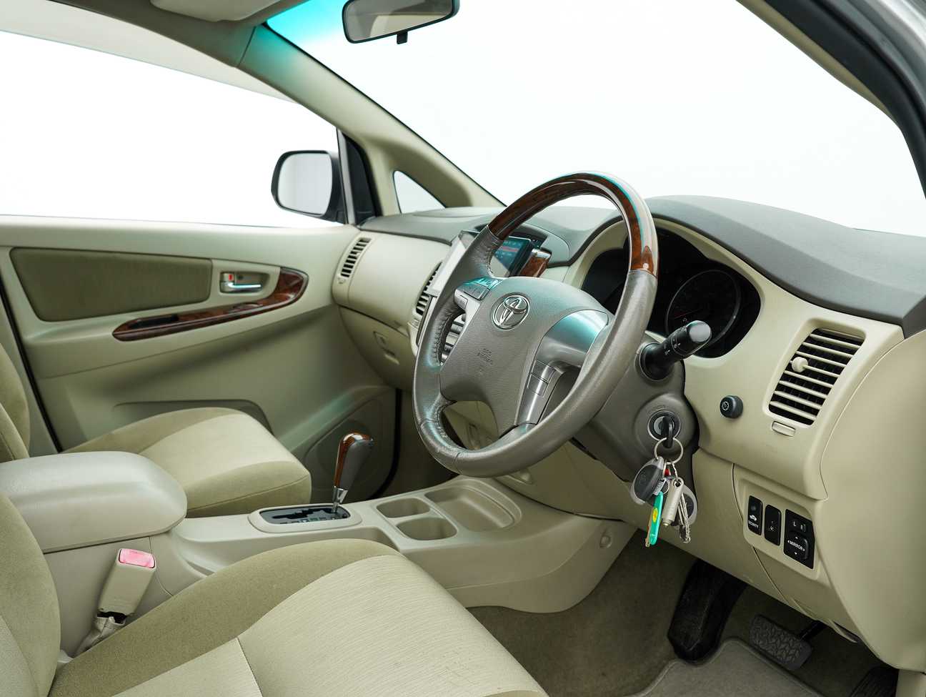 used 2014 Toyota Innova G 2.0