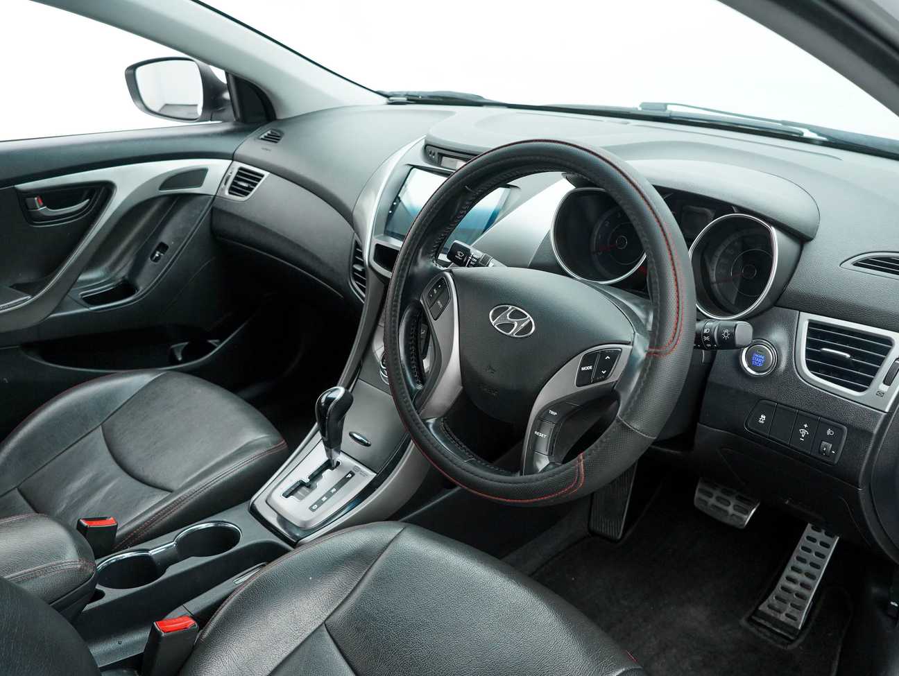 used 2013 Inokom Elantra  1.6