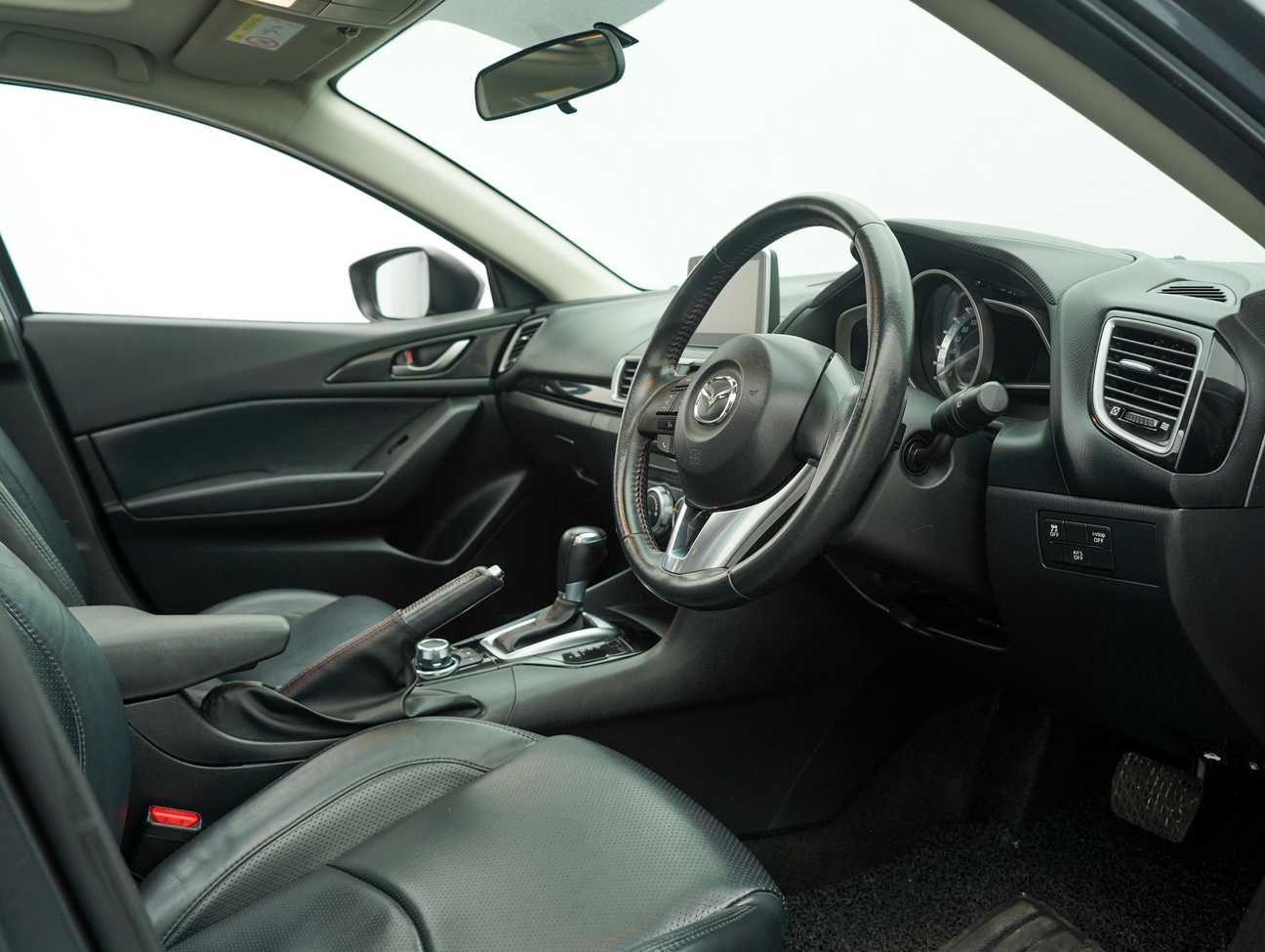 terpakai 2014 Mazda 3 SKYACTIV-G 2.0