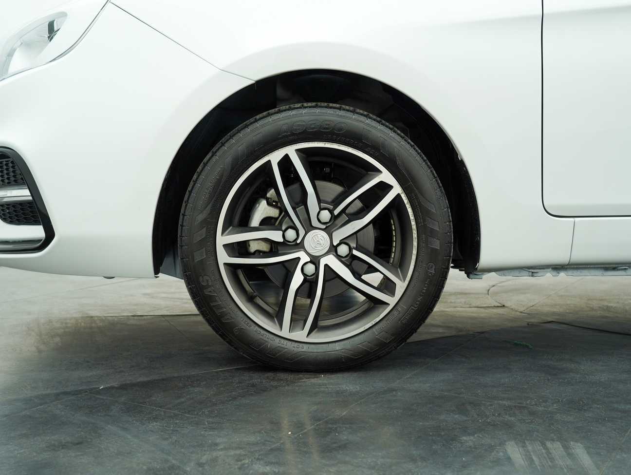 terpakai 2021 Proton Saga Premium 1.3