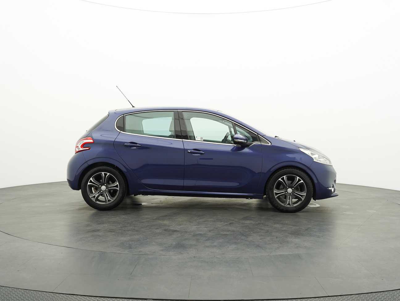 used 2014 Peugeot 208 5-DOOR 1.6