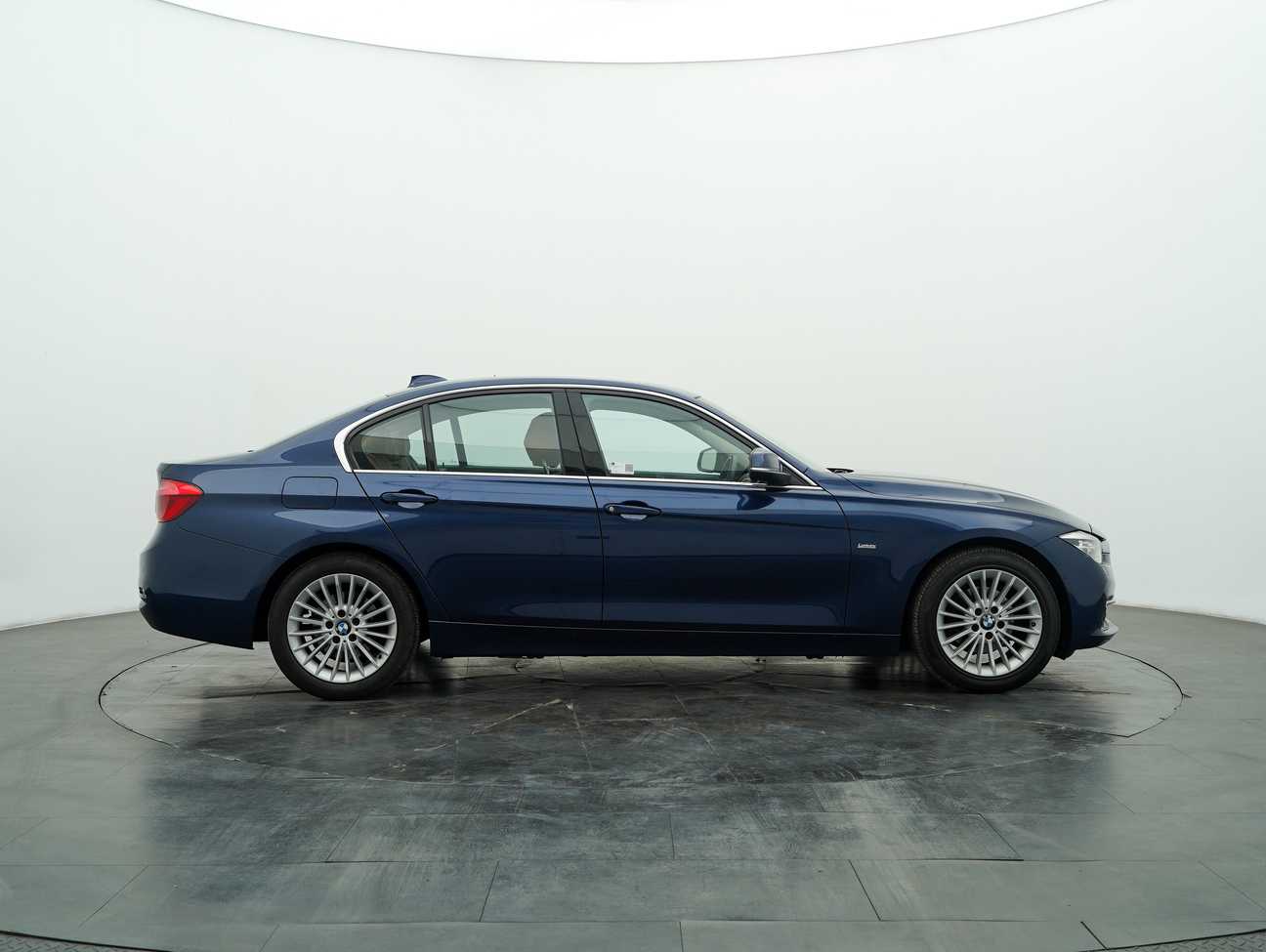 used 2018 BMW 318i Luxury 1.5