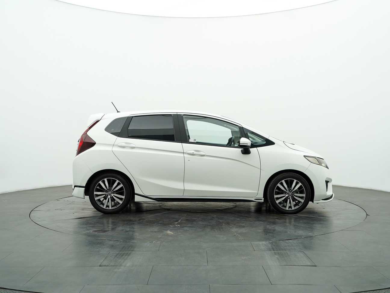 used 2015 Honda Jazz V 1.5
